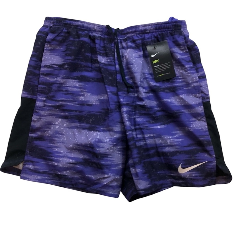 Price drop 🎉 NWT - men’s Nike dry fit shorts - L